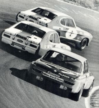 Not a 3.0CS at the back, this is the Mass_Larrousse & Glemser_Soler-Roig Capri RS 2600 & Hezemans_Beltoise BMW 2800 CS, '72 Zandvoort ETCC